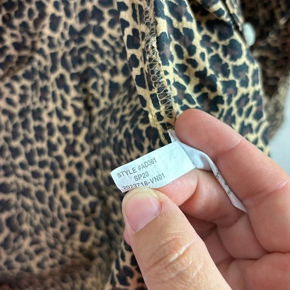 J. Crew Button down Poplin Shirt - Leopard / Cheetah/ Animal Print size XS - Picture 8 of 11